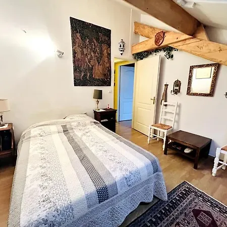 Spacieux En Centre-ville Apartment